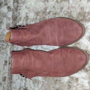 Lucky Brand Farryn, size 7, light burgundy ish